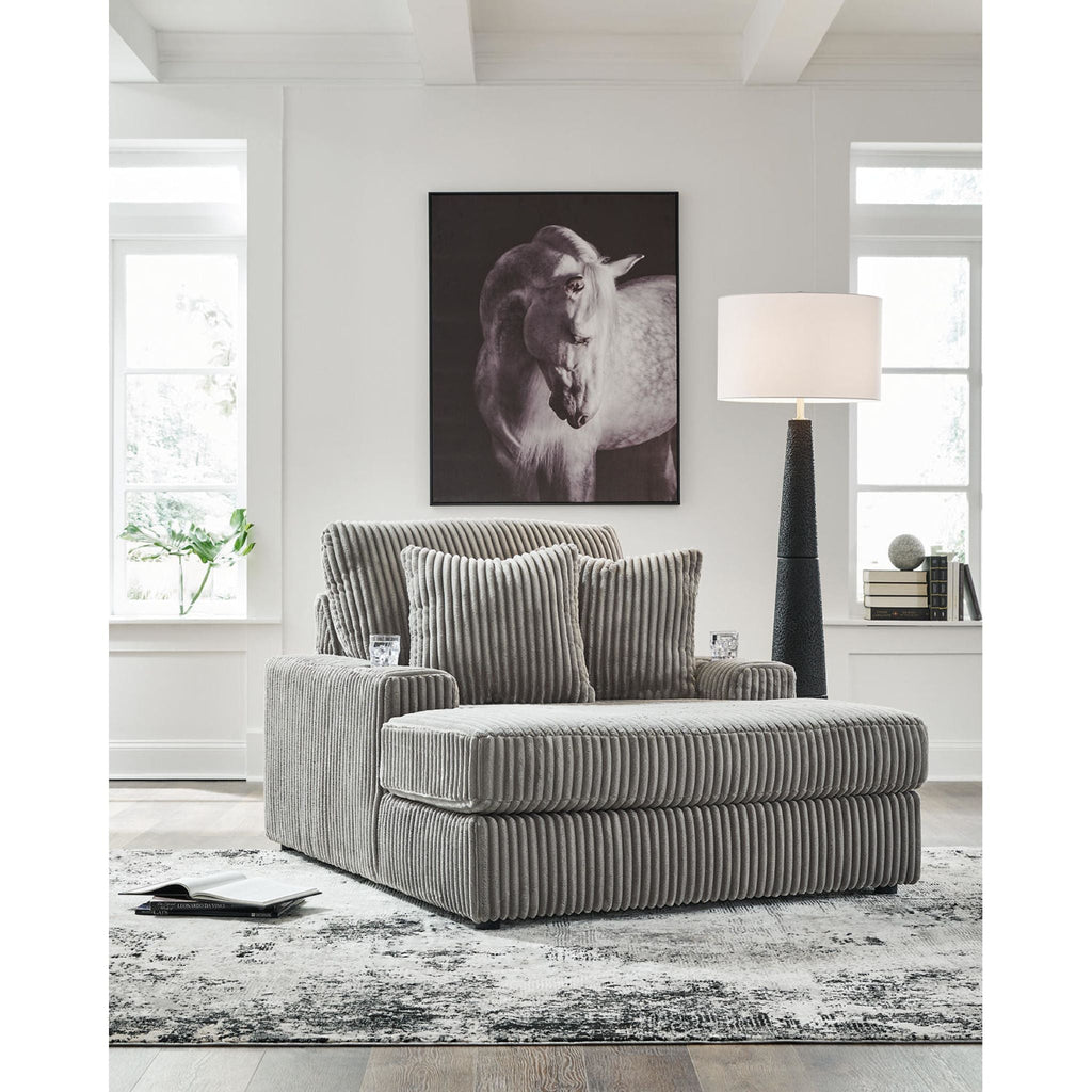 Lindyn Chaise