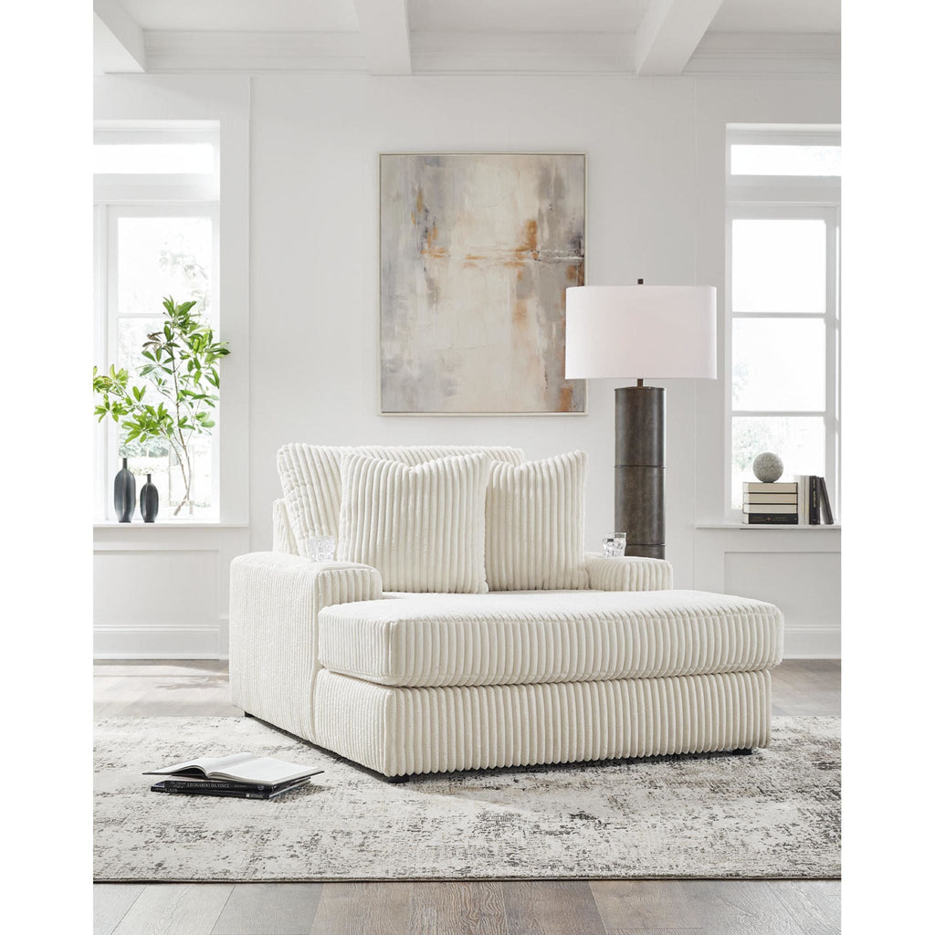 Lindyn Chaise