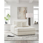 Lindyn Chaise