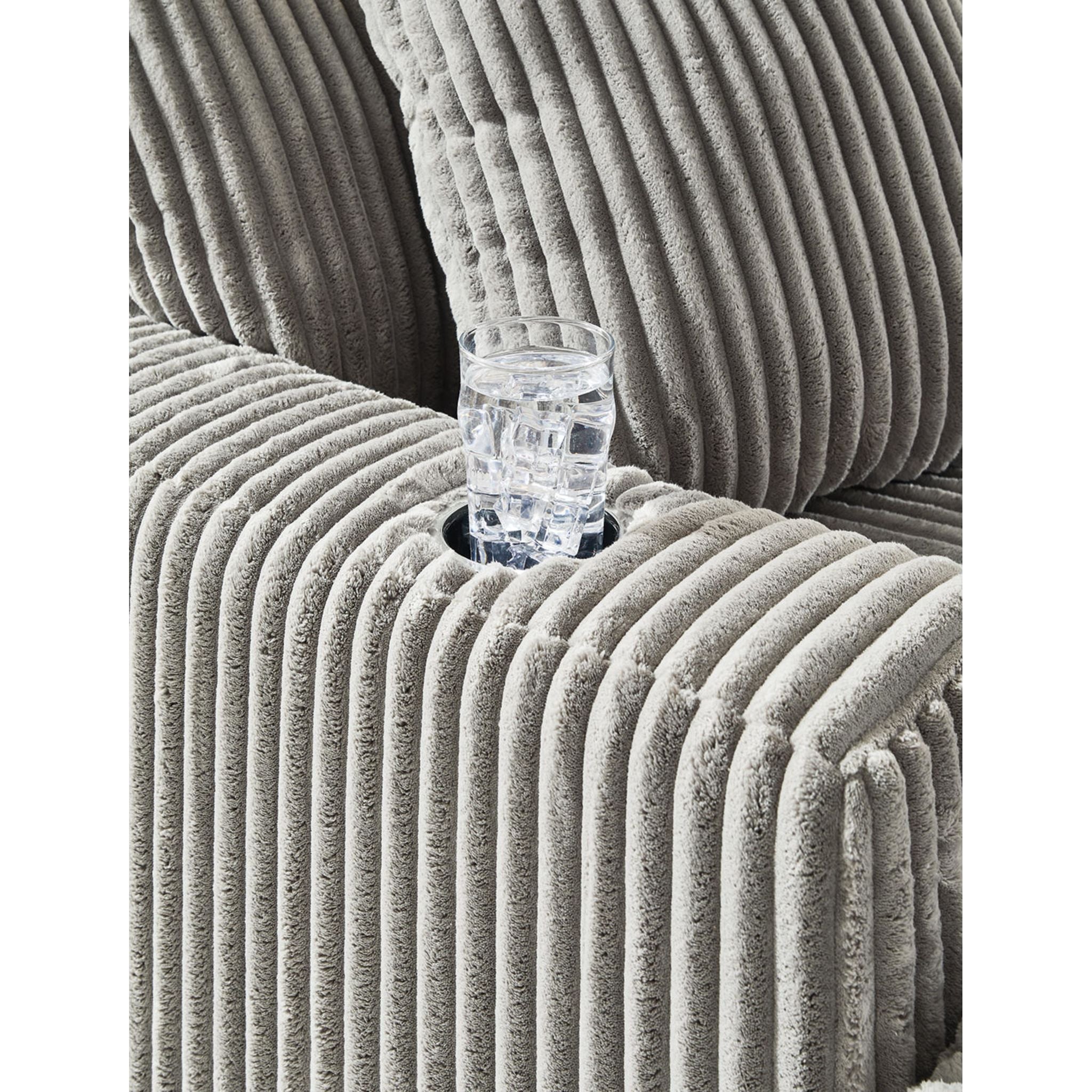Lindyn Chaise