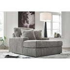 Lindyn Chaise